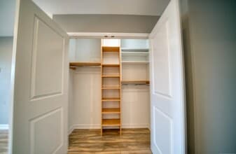 3318 24th Ave, Unit 2 in Astoria, NY - Building Photo - Building Photo