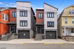 19 Shaw Ave in Newark, NJ - Building Photo