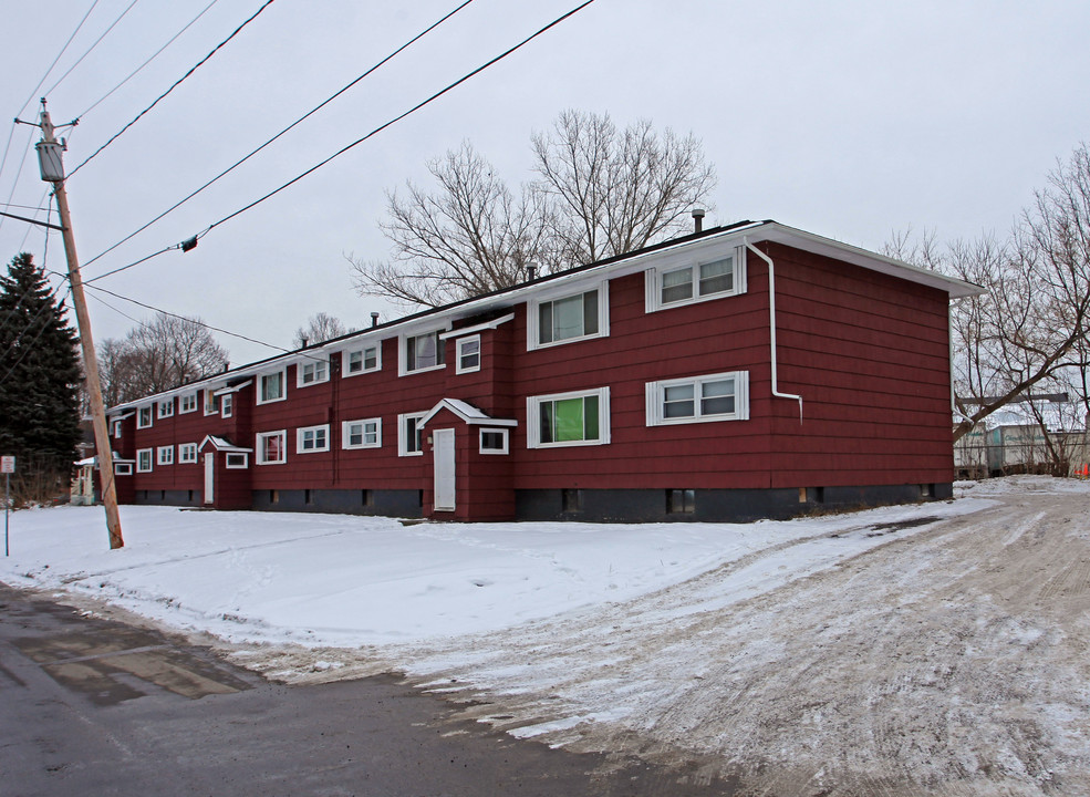 100-128 Milburn Dr in Syracuse, NY - Building Photo