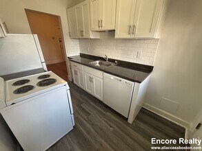 116 Washington St, Unit 63 in Boston, MA - Building Photo - Building Photo