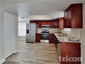 4051 Forecast Dr in Brandon, FL - Building Photo - Building Photo