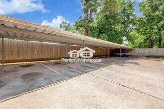 1311 Antoine Dr in Houston, TX - Building Photo - Building Photo