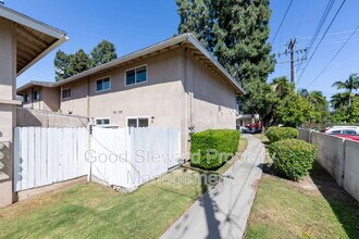 410 N Clark St in Orange, CA - Building Photo - Building Photo