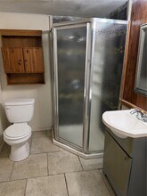 323 Reppert St in Bacliff, TX - Building Photo - Building Photo