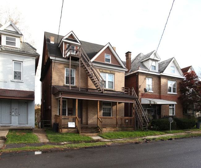 318 Gaston Ave in Fairmont, WV - Building Photo - Building Photo