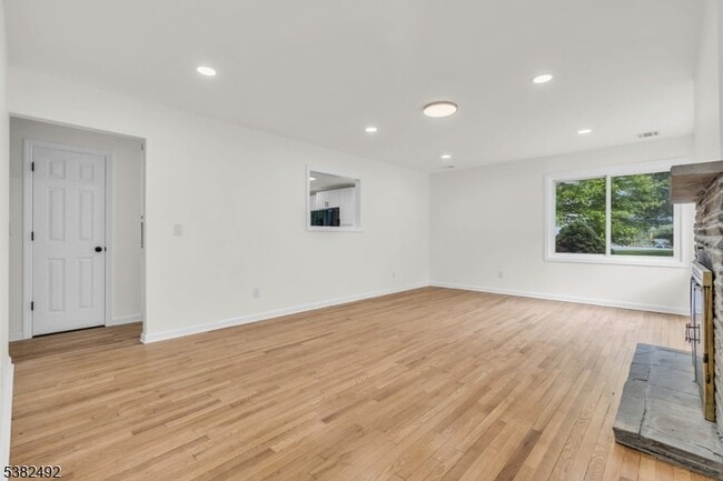 55 Orchard Dr in Vernon, NJ - Building Photo - Building Photo