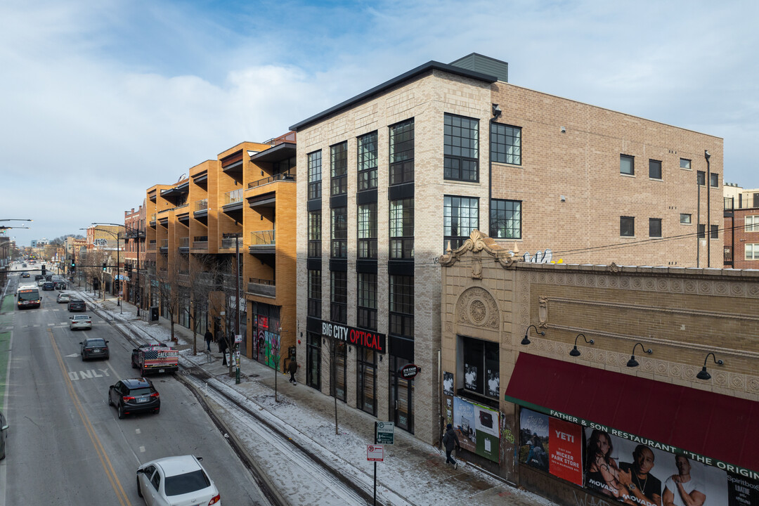 2487 N Milwaukee Ave in Chicago, IL - Building Photo