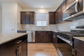 121 Country Elm Ln in Boerne, TX - Building Photo - Building Photo