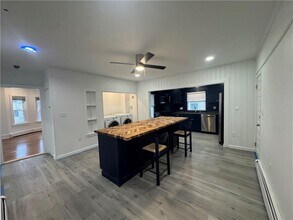 591 Main St in Warren, RI - Building Photo - Building Photo