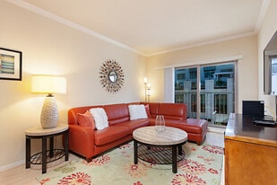 450 J St in San Diego, CA - Building Photo