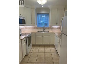 32 W 14th Ave in Vancouver, BC - Building Photo - Building Photo