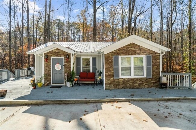 property at 173 Mountain Side Dr E