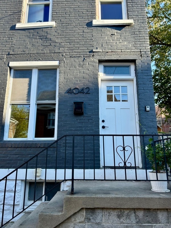 property at 4042 Geneva St