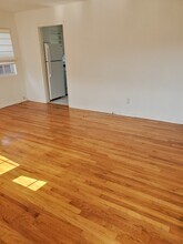 2616 Grand Canal, Unit 2616 1/2 in Los Angeles, CA - Foto de edificio - Building Photo