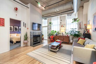 758 N Larrabee St in Chicago, IL - Building Photo - Building Photo