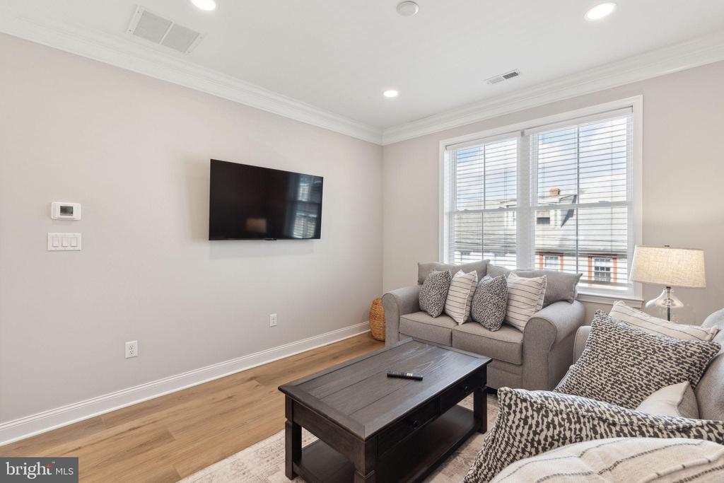 153 Morgan St in Phoenixville, PA - Building Photo