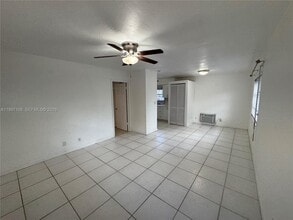 2000 Buchanan St in Hollywood, FL - Building Photo - Building Photo