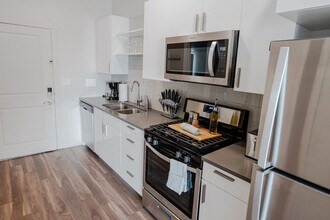 241 W 200 S in Salt Lake City, UT - Building Photo - Building Photo