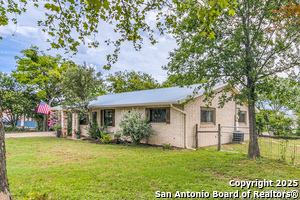 103 Amber Dr in Comfort, TX - Building Photo - Building Photo