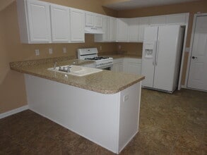 725 Windsor Brook Ln in Lawrenceville, GA - Foto de edificio - Building Photo