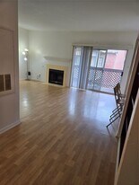 6500 Harbor Town Dr in Houston, TX - Building Photo