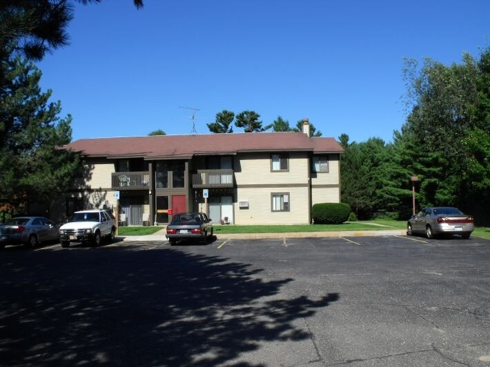 Elk Rapids Apartments in Elk Rapids, MI - Building Photo