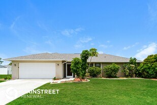 3604 SW 6th Ave in Cape Coral, FL - Building Photo