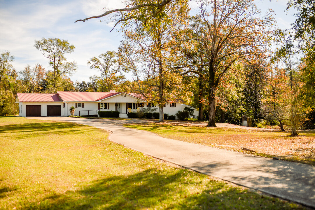 1323 Florida Hwy in Atmore, AL - Building Photo