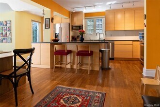 63 Myrtle Blvd in Larchmont, NY - Building Photo - Building Photo