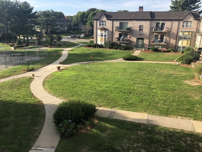 107 Oak Ln, Unit 9 in Brockton, MA - Building Photo - Building Photo