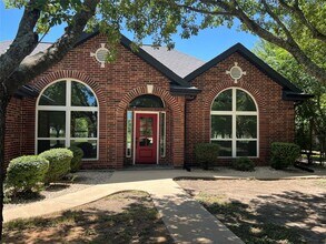 117 Cotton Rows Ln in Taylor, TX - Building Photo - Building Photo