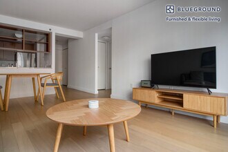 130 W 15th St in New York, NY - Building Photo - Building Photo