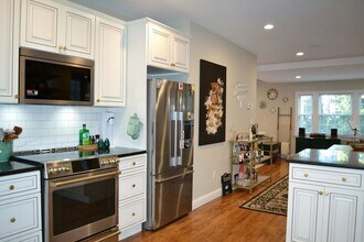 42 Robinwood Ave in Boston, MA - Building Photo - Building Photo