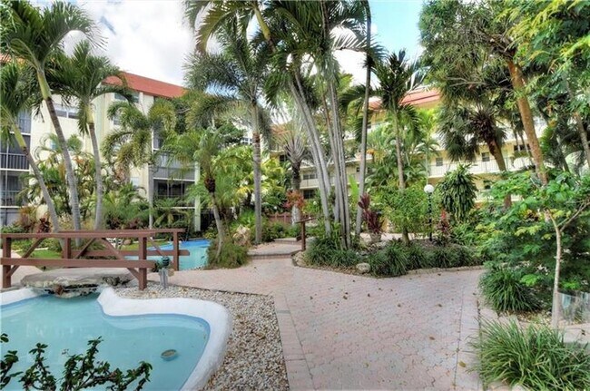 5300 NE 24th Terrace in Fort Lauderdale, FL - Building Photo - Building Photo