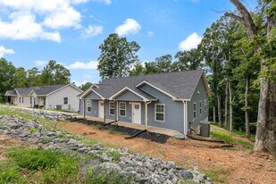 2645 UNIT B Bell St in Ashland City, TN - Building Photo