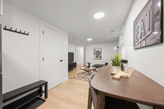 11232-11127 127 St, Unit SI ID1491163P in Edmonton, AB - Building Photo - Building Photo