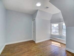 4 N 16th St in East Orange, NJ - Building Photo - Building Photo