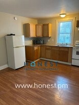 60 Cumberland St in Brunswick, ME - Building Photo