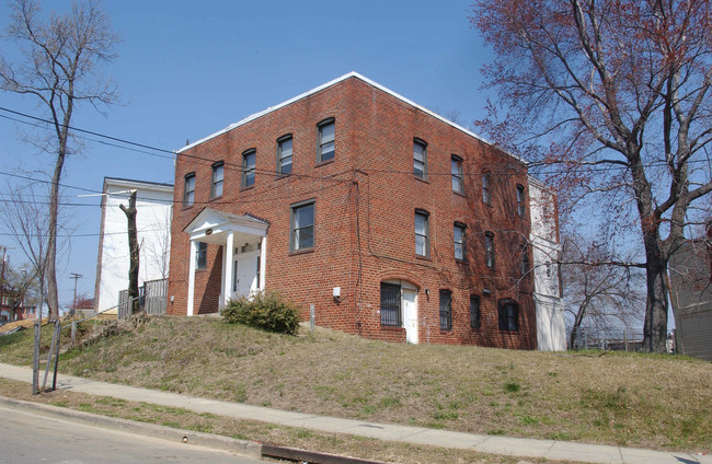 3149 Buena Vista Ter SE in Washington, DC - Foto de edificio - Building Photo