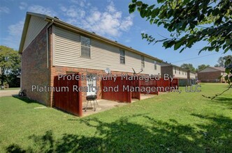 108 Hickory Trace Rd in Clarksville, TN - Foto de edificio - Building Photo