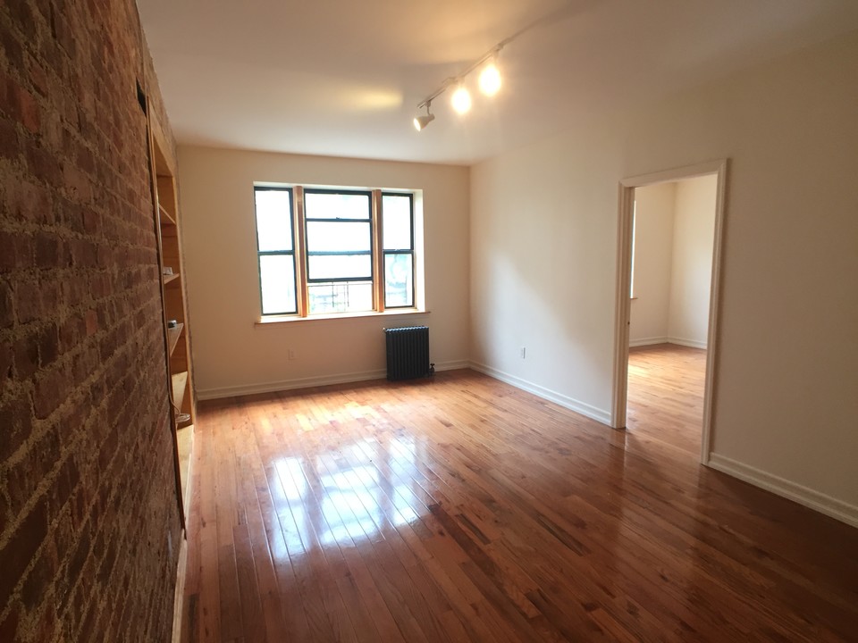 715 W 172nd St in New York, NY - Building Photo