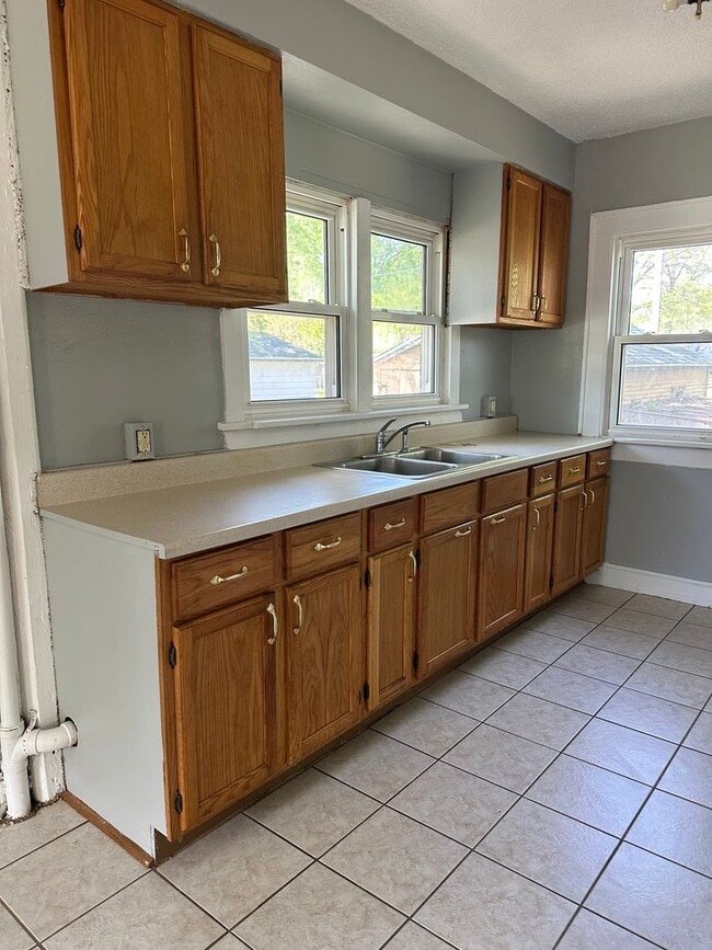 816 Dawson St in Waterloo, IA - Building Photo - Building Photo