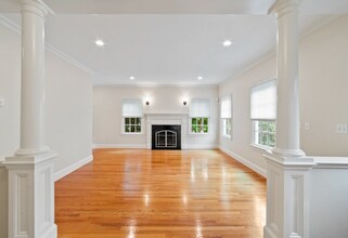 15 Edgemoor Cir in Wellesley, MA - Building Photo - Building Photo