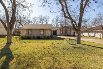 331 Colonial St in Meadowlakes, TX - Building Photo - Building Photo