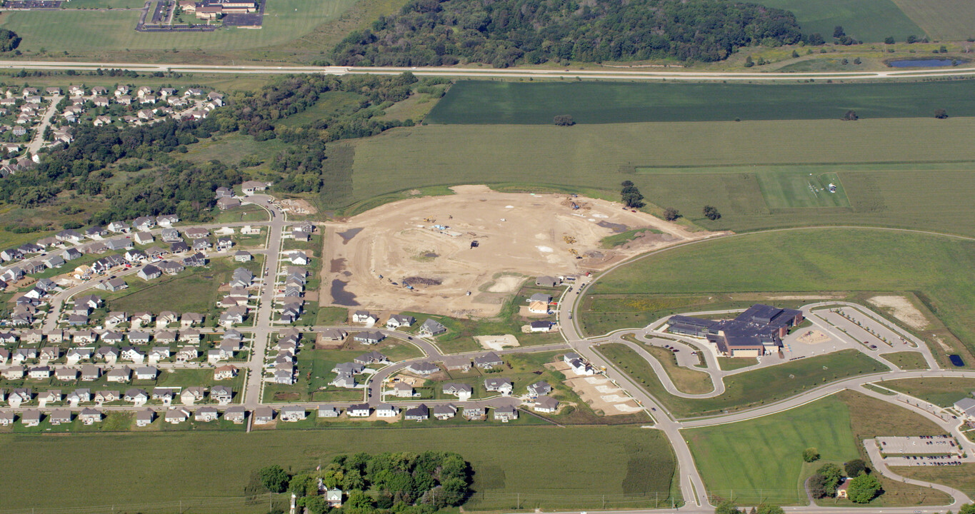 Prairie Creek Ridge in Oconomowoc, WI - Building Photo