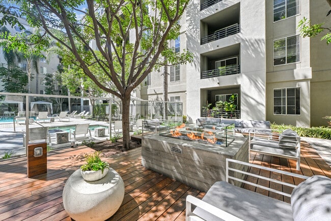 Anara Santa Monica in Santa Monica, CA - Building Photo - Building Photo