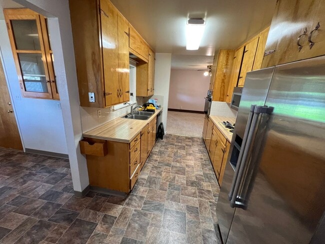 429 E Pine St in Riverton, WY - Building Photo - Building Photo