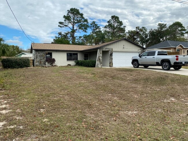 5344 Elwood Rd in Spring Hill, FL - Building Photo - Building Photo