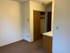 418 5th Ave S-Unit -Any in St. Cloud, MN - Building Photo - Building Photo