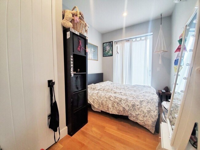 34 Belvidere St in Brooklyn, NY - Building Photo - Building Photo